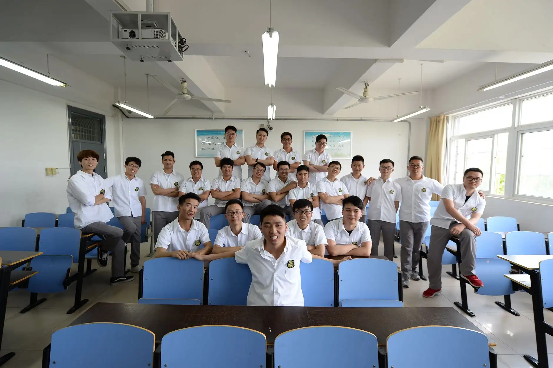 家具板材含水率控制关键技术指标与加工工艺优化方案